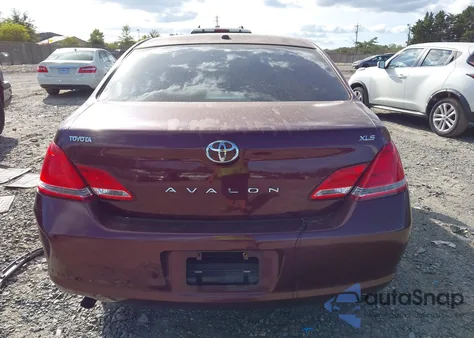 2010 Toyota Avalon z USA, uszkodzony, nr VIN 4TIBK3DB8AU363989
